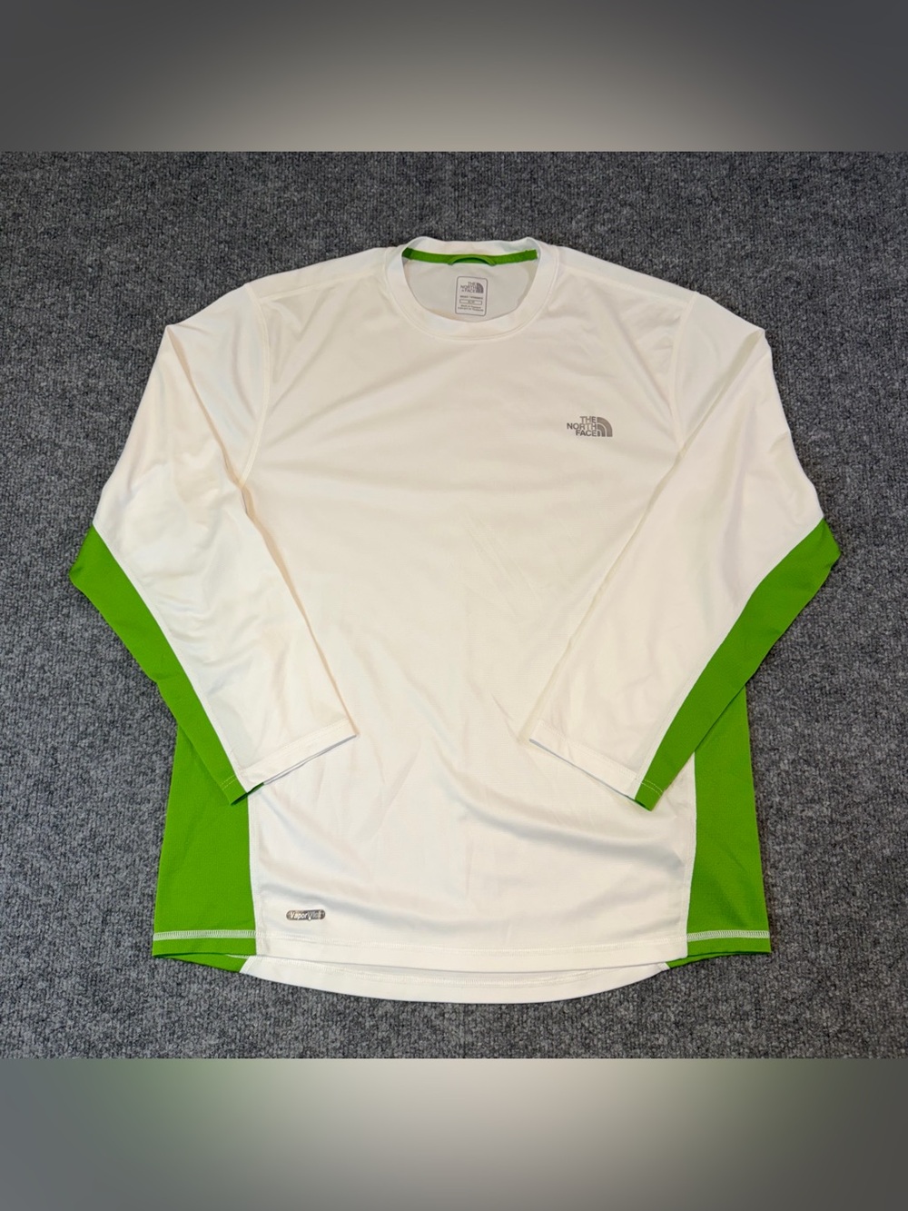 The North Face VaporWick Long Sleeve Performance Shirt White Green Men’s Medium
